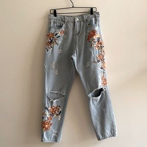 ZAFSI BLINGS Floral Embroidered Mom Jeans